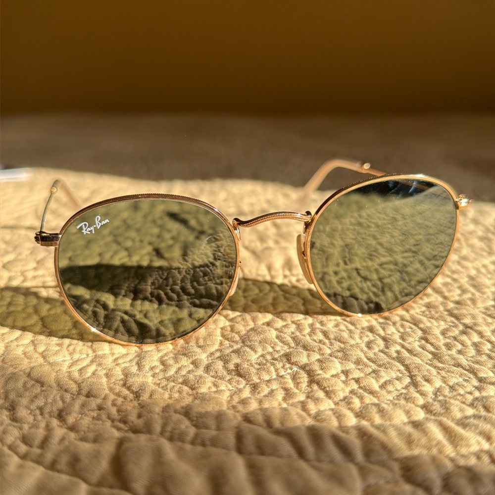 Ray-Ban Round Gold Frame Sunglasses with Black Lenses - Picture 2 of 4